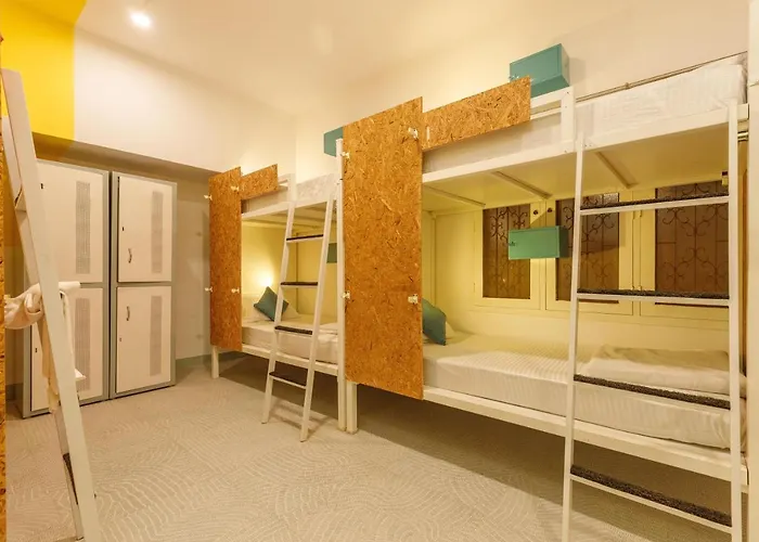 Locul Midtown-Indiranagar Hostel Bangalore